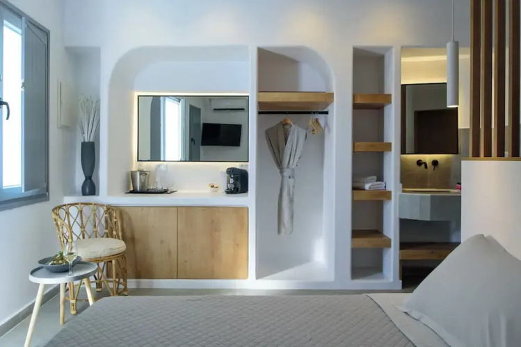 Elia Caldera Suites