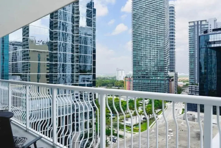 3 BR Apartment Brickell Following Cleaning Guidelines
