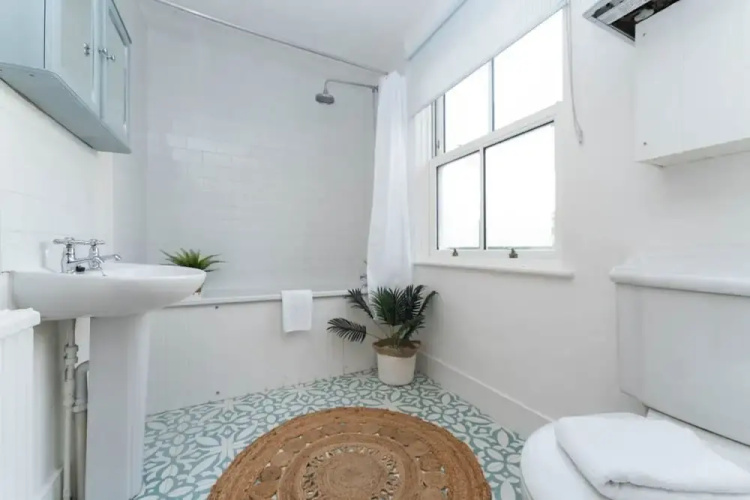 Host Stay Centurion House