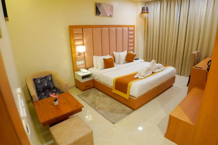 Hotel Cheer Royale