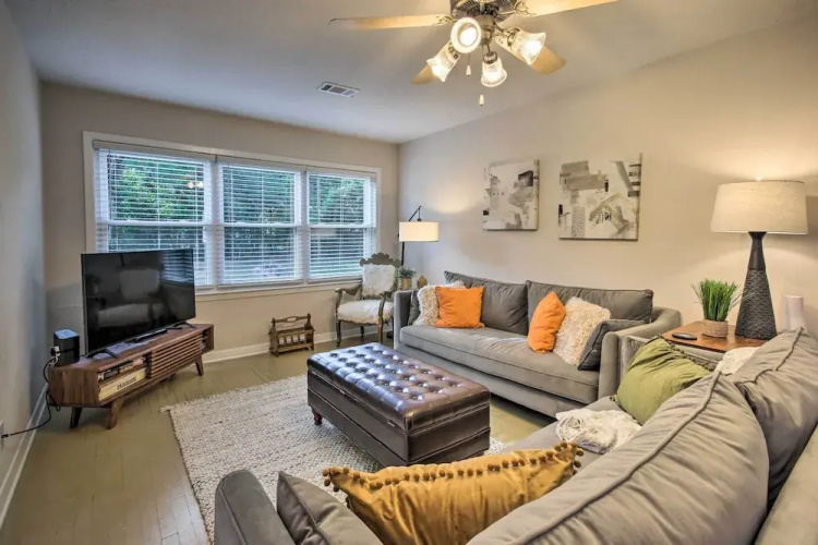 Lovely Tomball Home < 1 Mi to Dtwn + Pool Access!