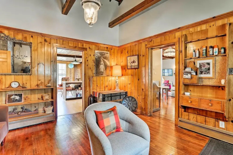 Wawayanda House on 62 Acres - Multiple Fireplaces!