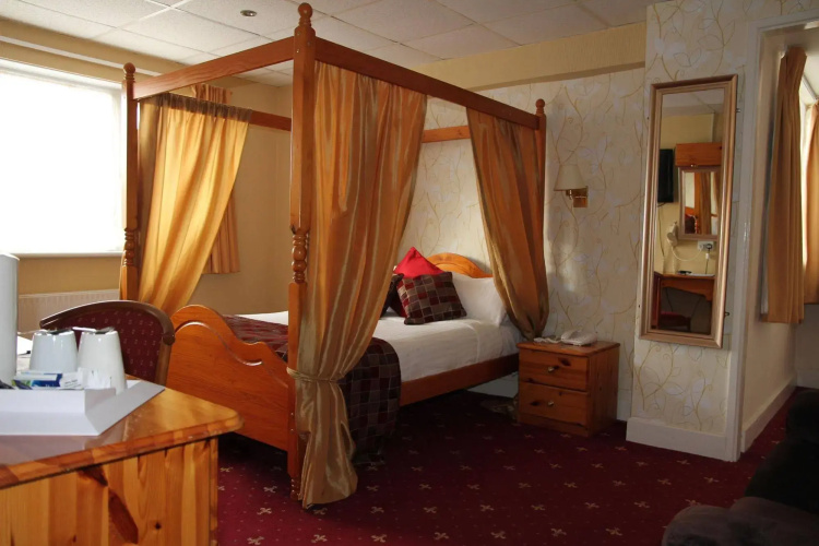 King Charles Hotel