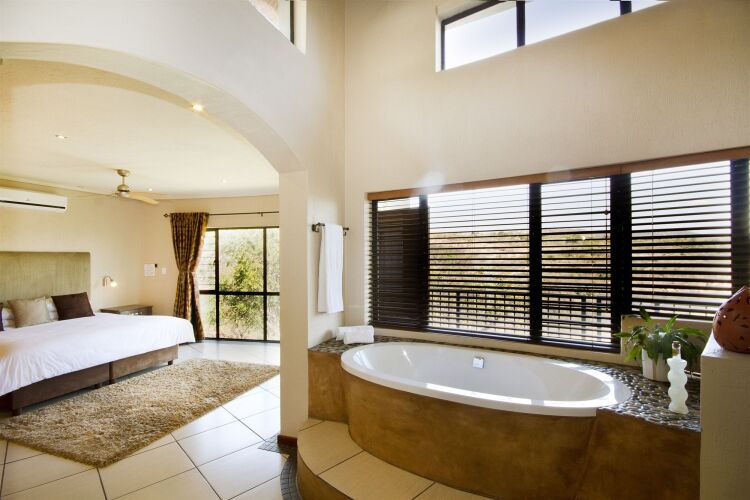 La Roca Guest House Over view