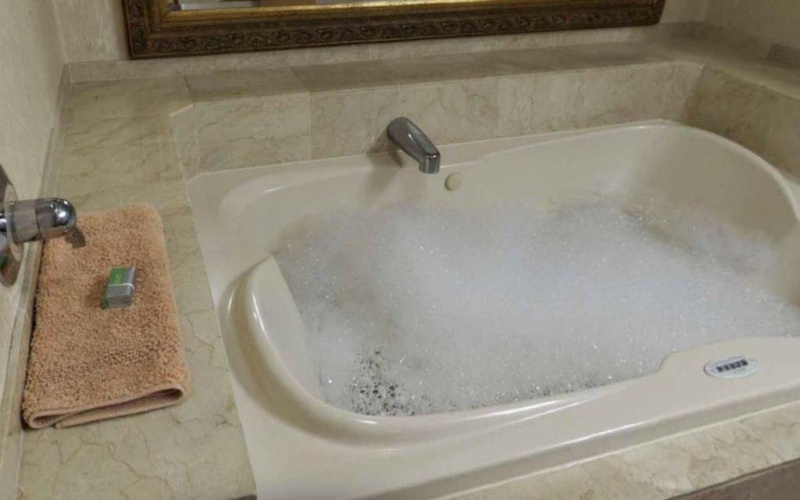 Cedar Park Inn & Whirlpool Suites photo 13