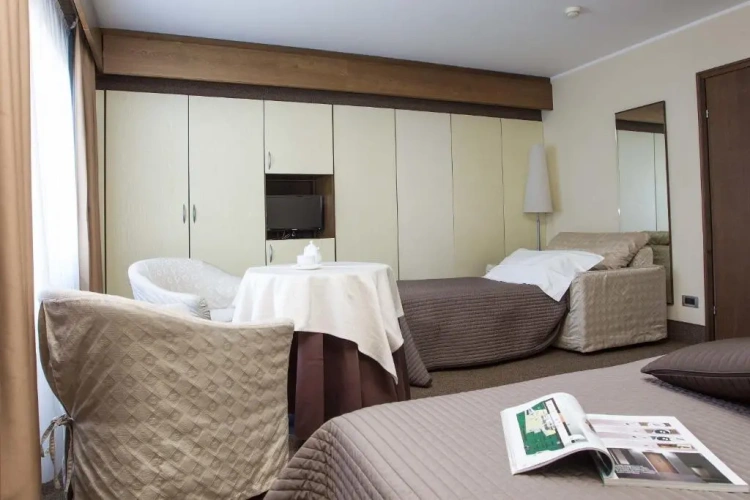 Classic Quadruple room