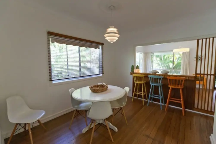 4 Bedrooms Cottage
