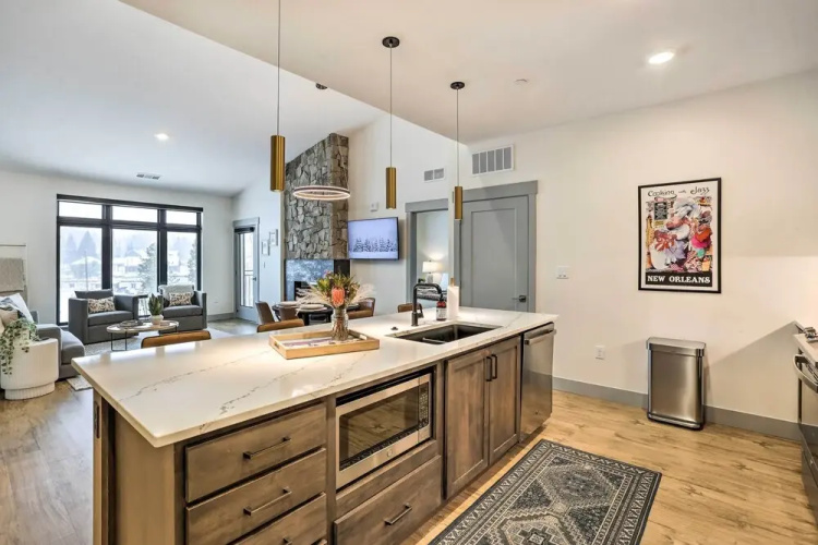 Mountain-view Winter Park Condo w/ Balcony!