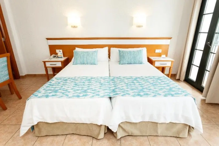 Standard room with balcony