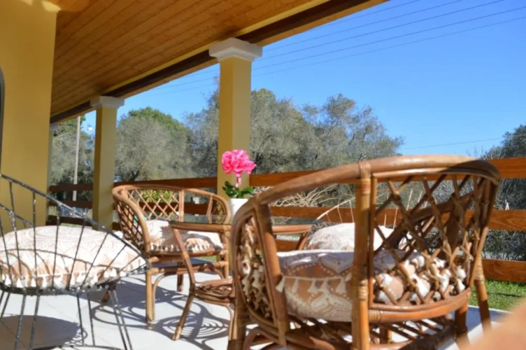 2 Bedrooms Villa
