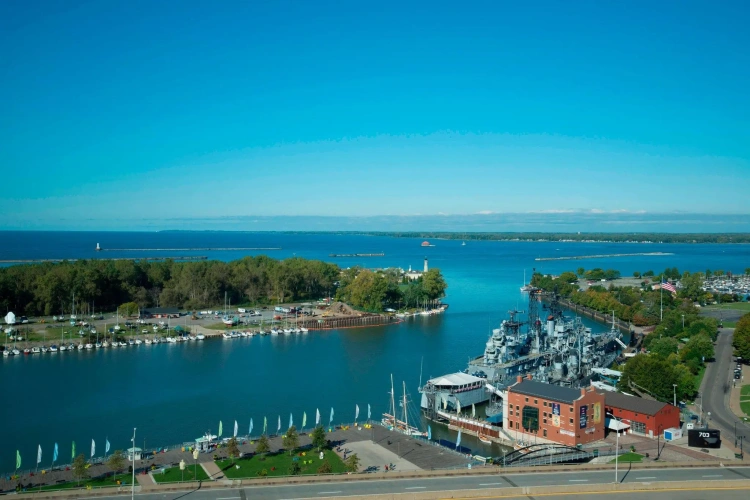 Standard Quadruple room with lake view