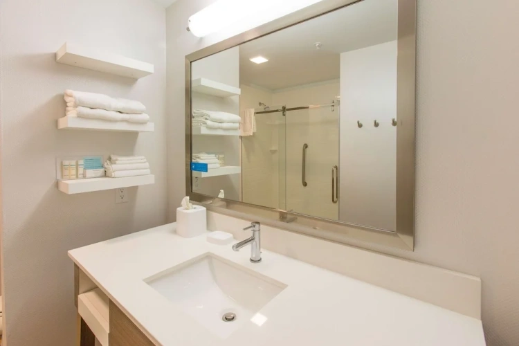 Standard Double room with water view