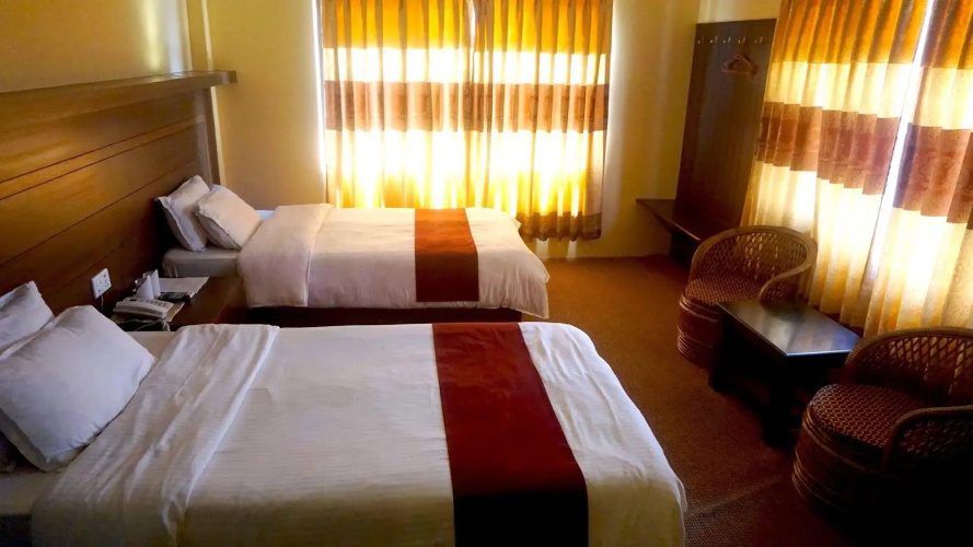 Hotel Middle Path and Spa
