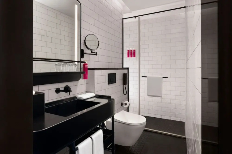 Moxy Mumbai Andheri West