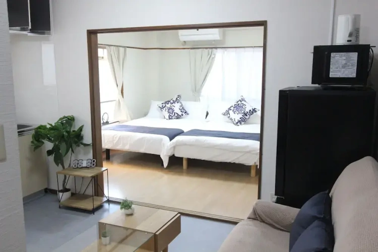 Business Triple room with balcony