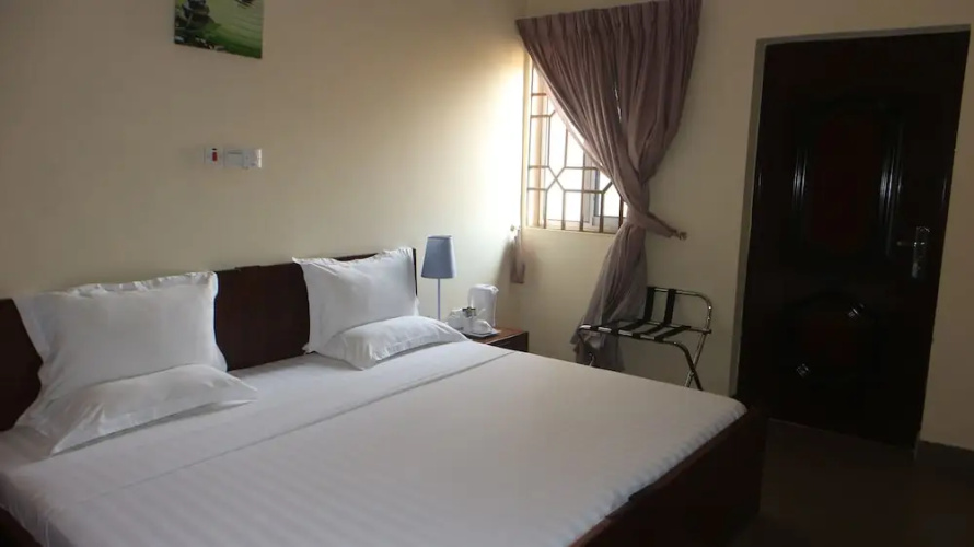Lotbill Hotel