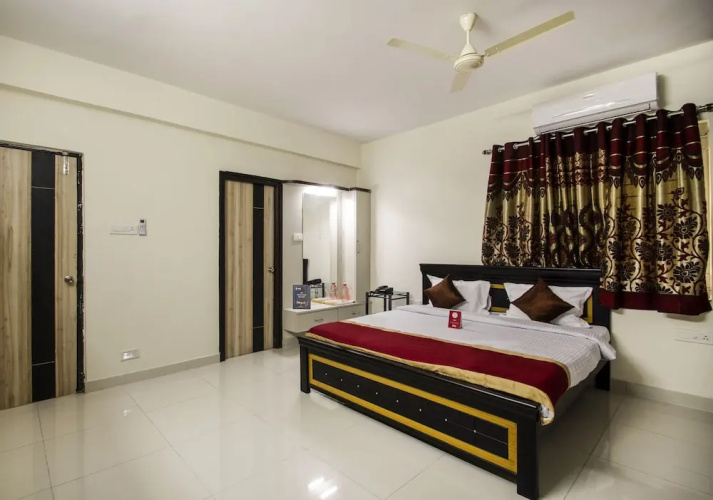 OYO 8587 Dwell Suites