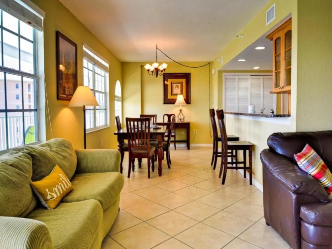 2 Bedrooms Apartment