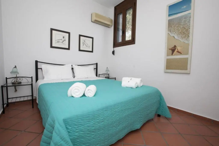 Skoutari Bungalows Galateia room