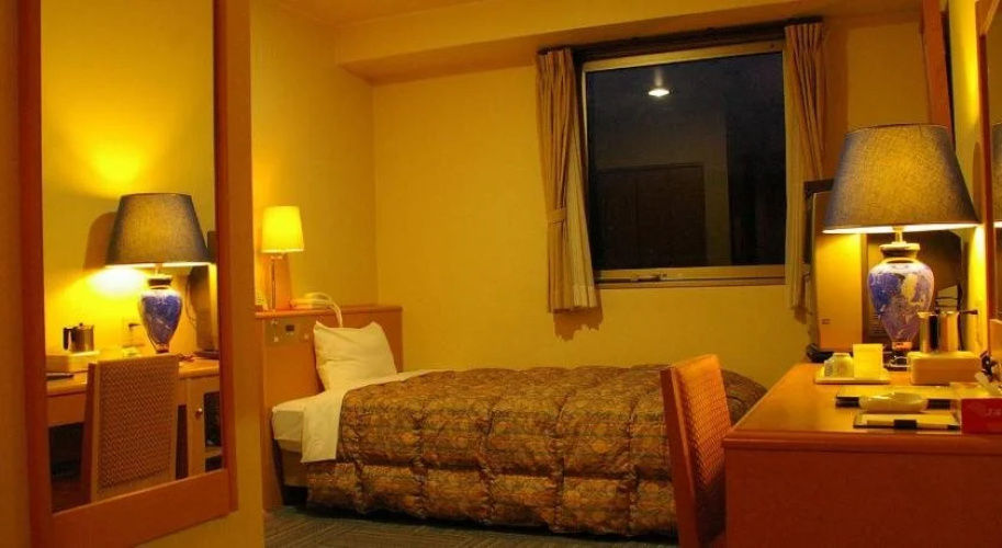 Riverside Hotel