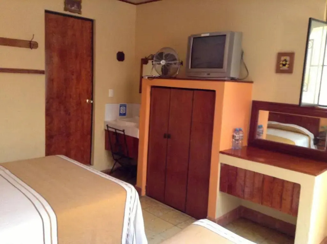 Hotel Hostal Los Faroles