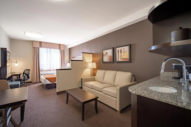 Acclaim Hotel By CLIQUE