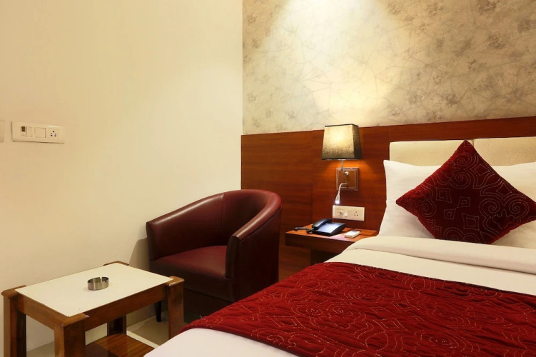 Fabhotel Skye Suites