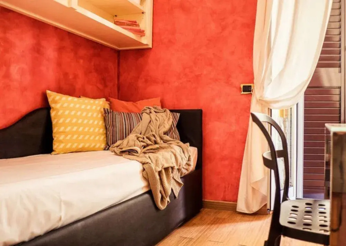 Colorful, Cute, Refined Flat in San Pietro's Area