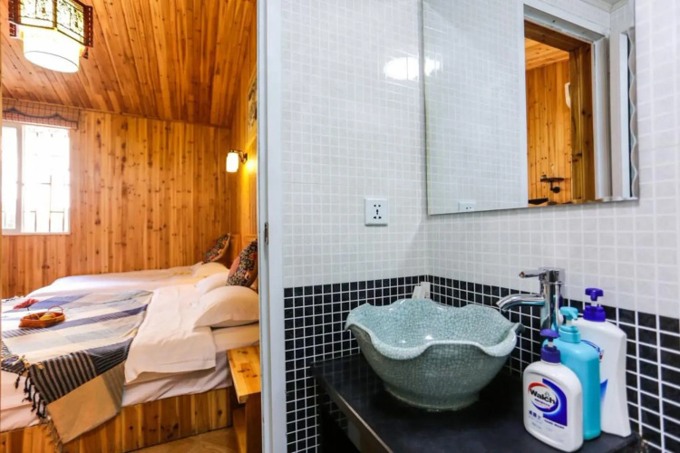Wuzhen Jingyou Inn