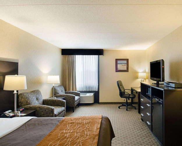 Holiday Inn Express Fall River North photo 8