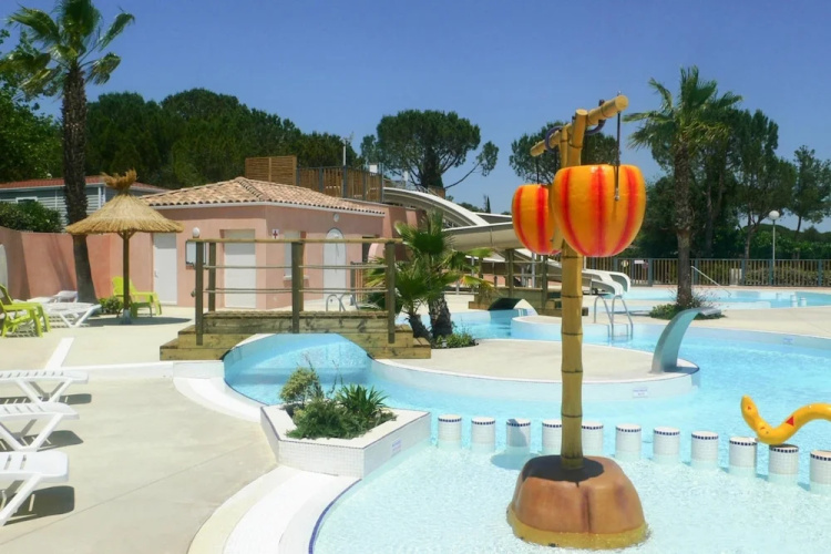 Mobile Home in Bessan With Communal Pool