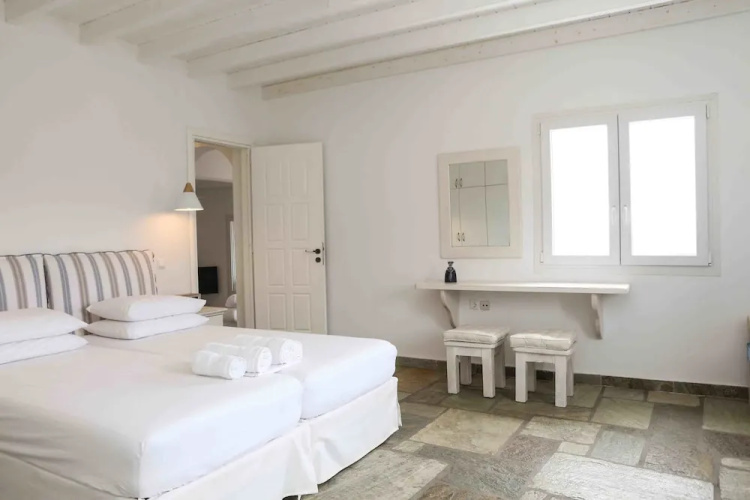 VLIA MAR Myconian Residences