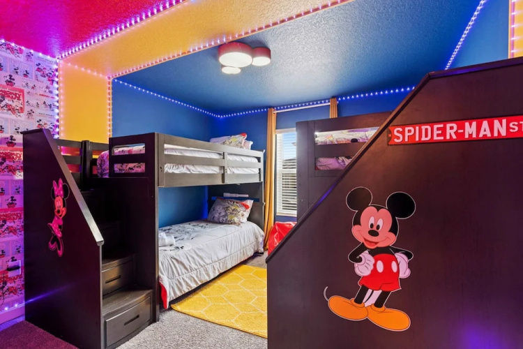 Chic 4BR Home With Mickey Star Wars Rooms