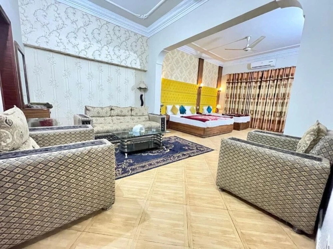 Hotel Serena Palace