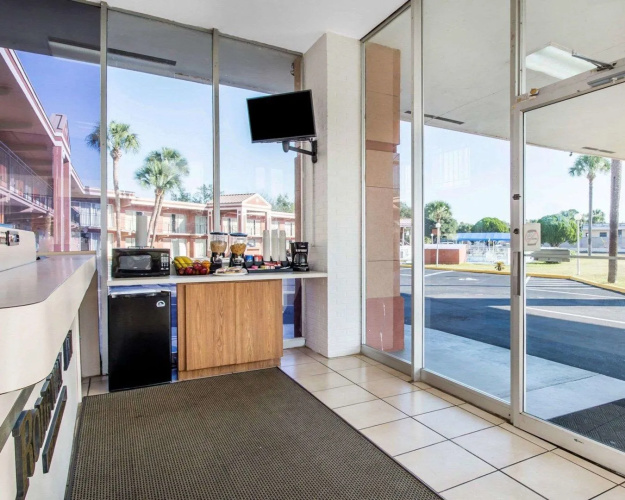 OYO Hotel Mustang Silverspring FL