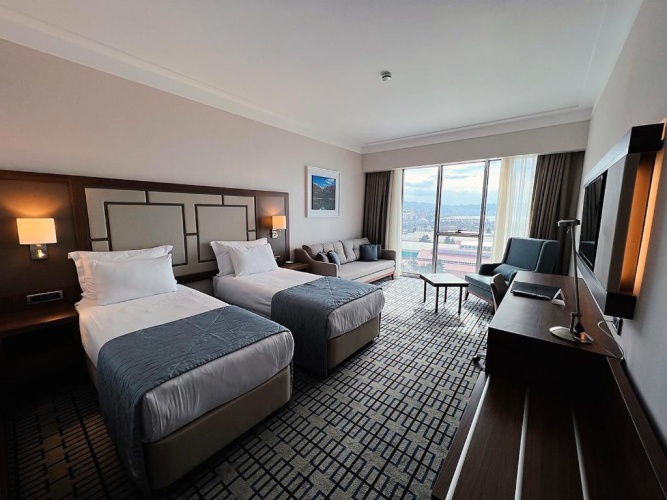 Standard Twin room with city view