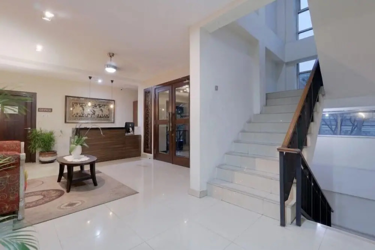OYO 128 Mutiara Suites