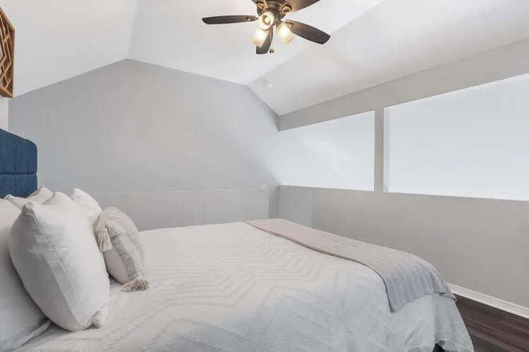 The Lazy Loft Stay for 4!