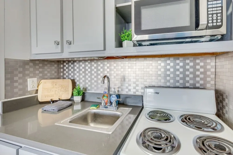 1 Bedroom Apartment