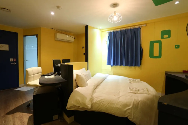 2U Motel