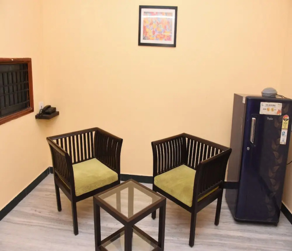 Aishwaryam Deshna Service Apartment