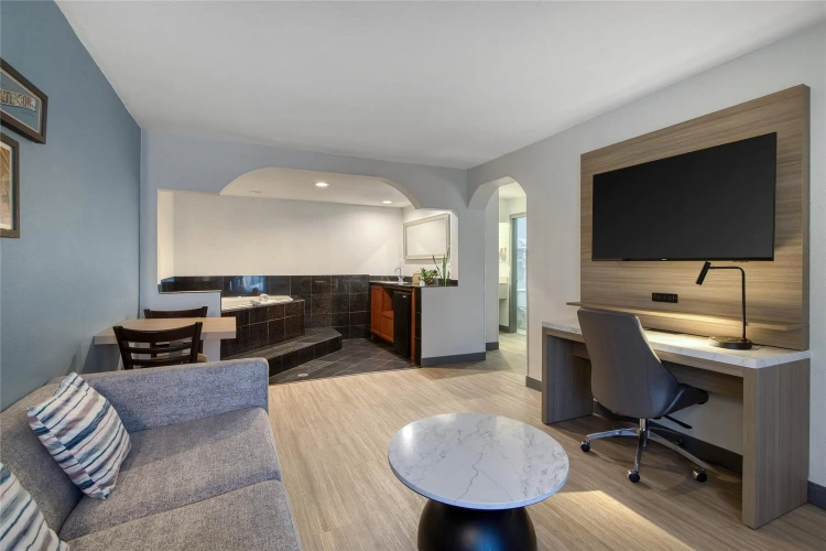 Double Suite with courtyard view
