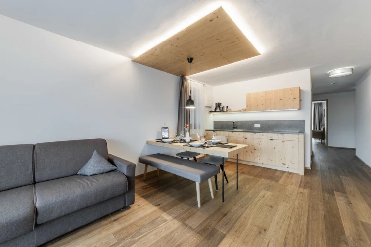 2 Bedrooms Apartment with balcony and with mountain view