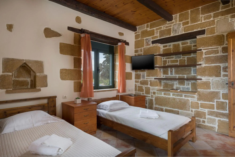 Athina Traditional Villa | Stalos