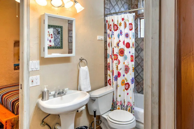 Authentic Adobe Abode < 1 Mile to Sante Fe Plaza!