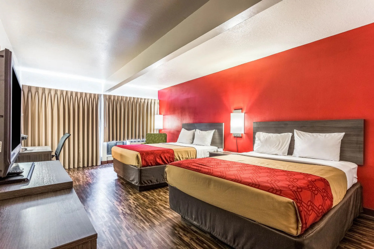Econo Lodge near Snake River