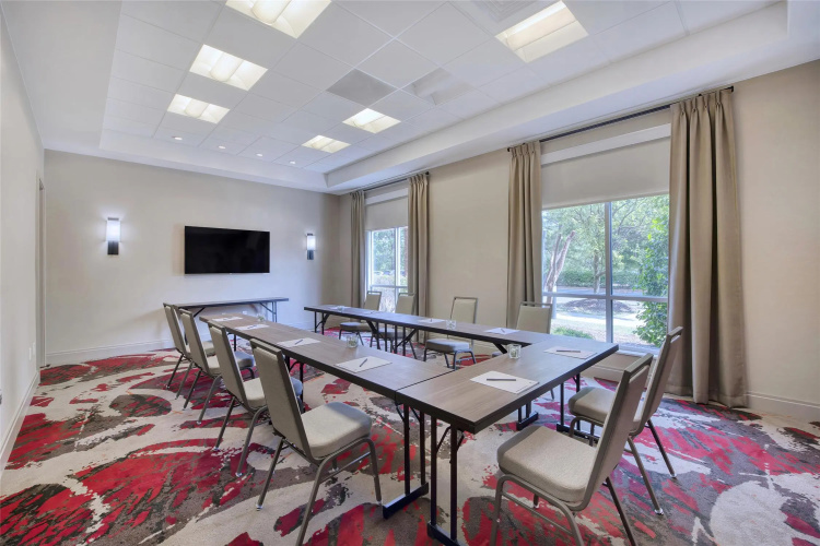 DoubleTree by Hilton Raleigh - Cary photo 9