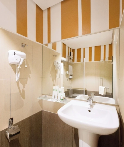 Standard Double room with city view