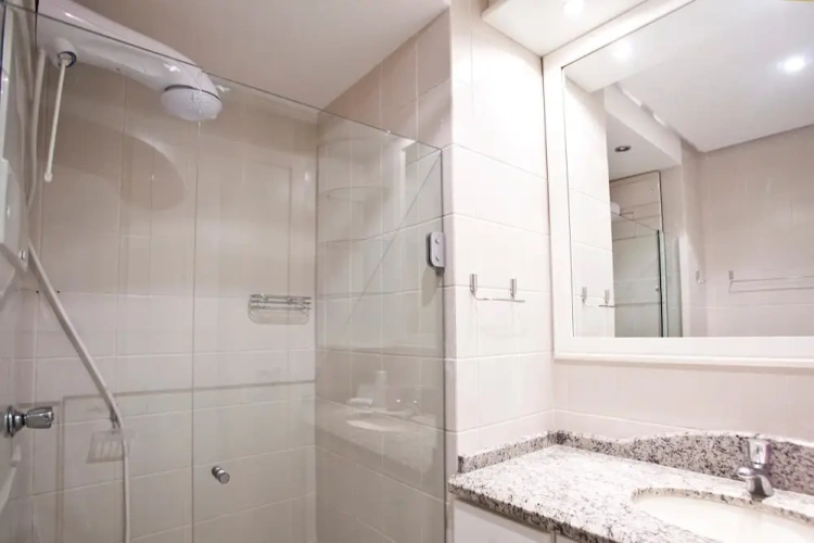 3 Bedrooms Apartment
