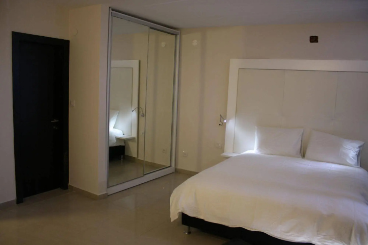 Rich Royal Suites
